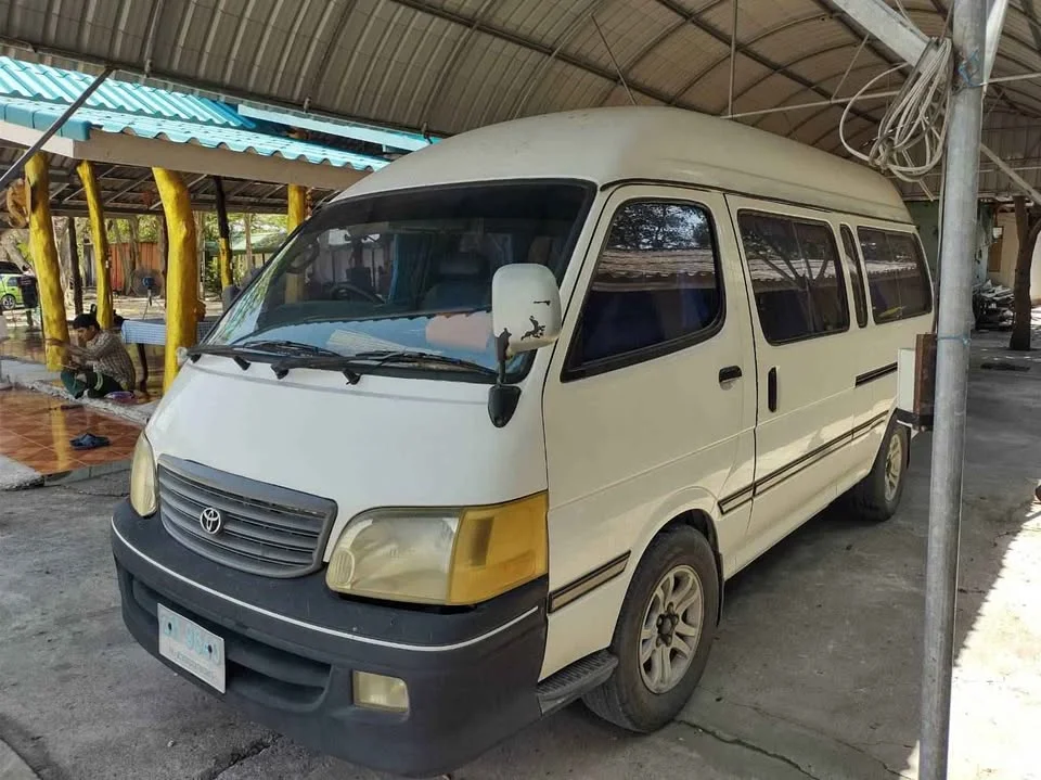 2005 Toyota Commuter IV (H100) 2