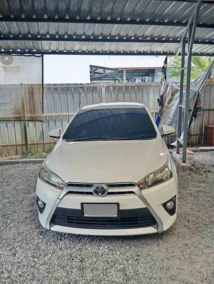 2015 Toyota Yaris III 2