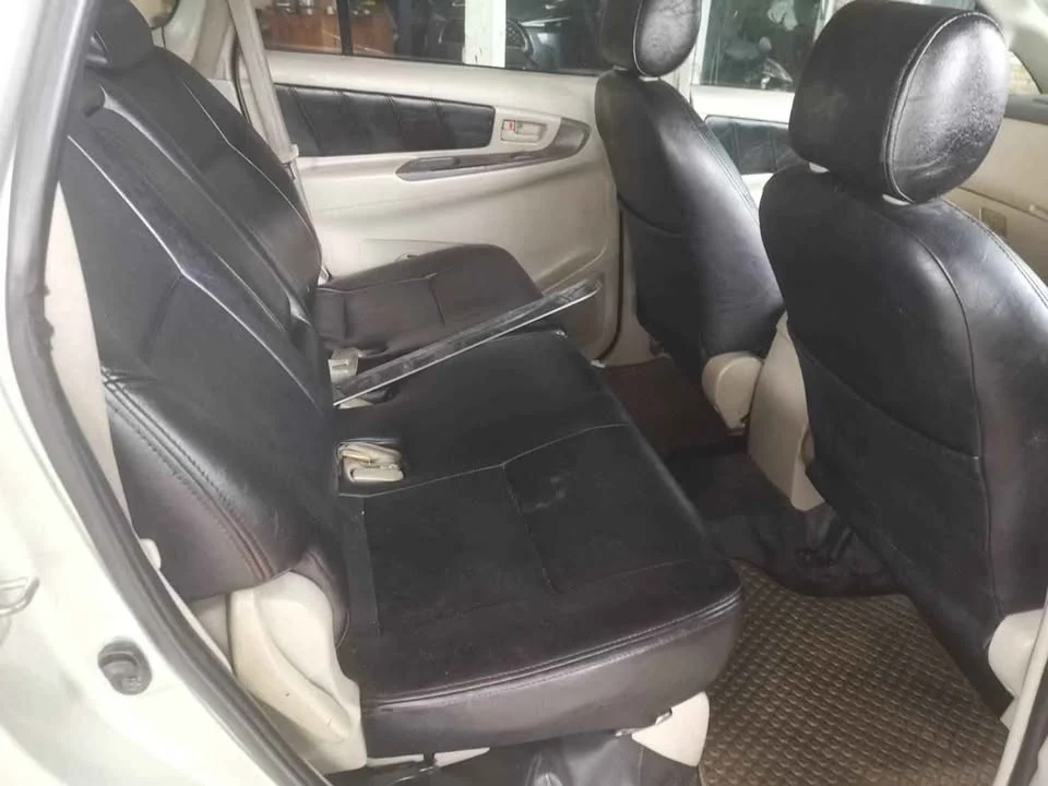 2011 Toyota Innova I 2