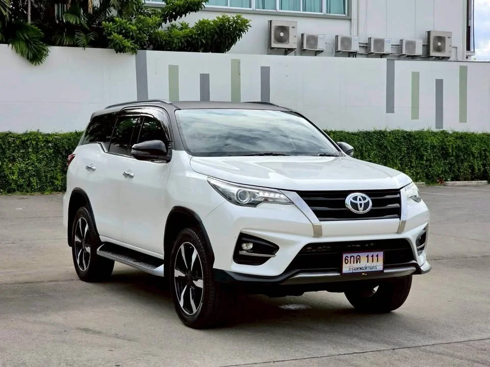 2019 Toyota Fortuner II 2