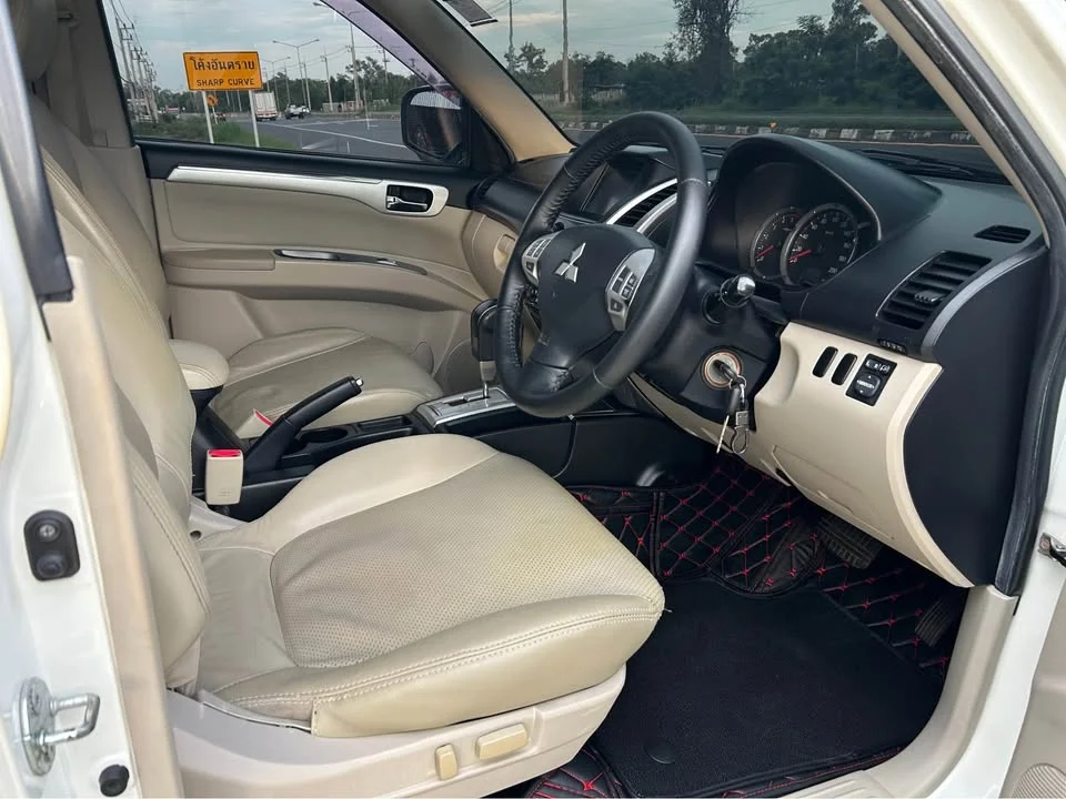 2010 Mitsubishi Pajero Sport II 2