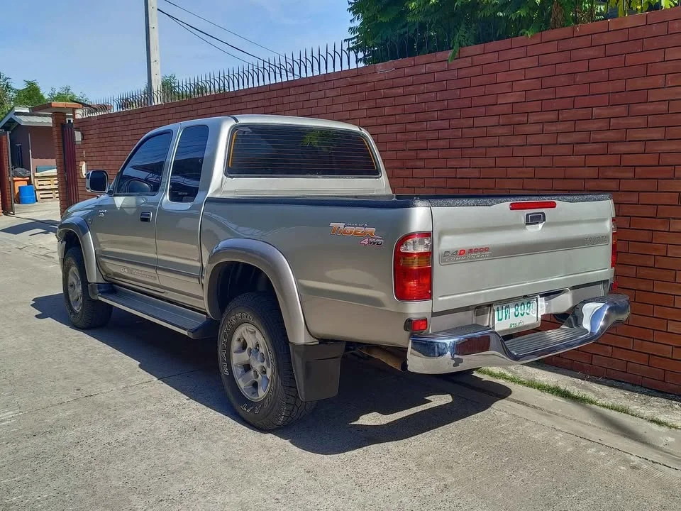 2004 Toyota Hilux Tiger VI 3