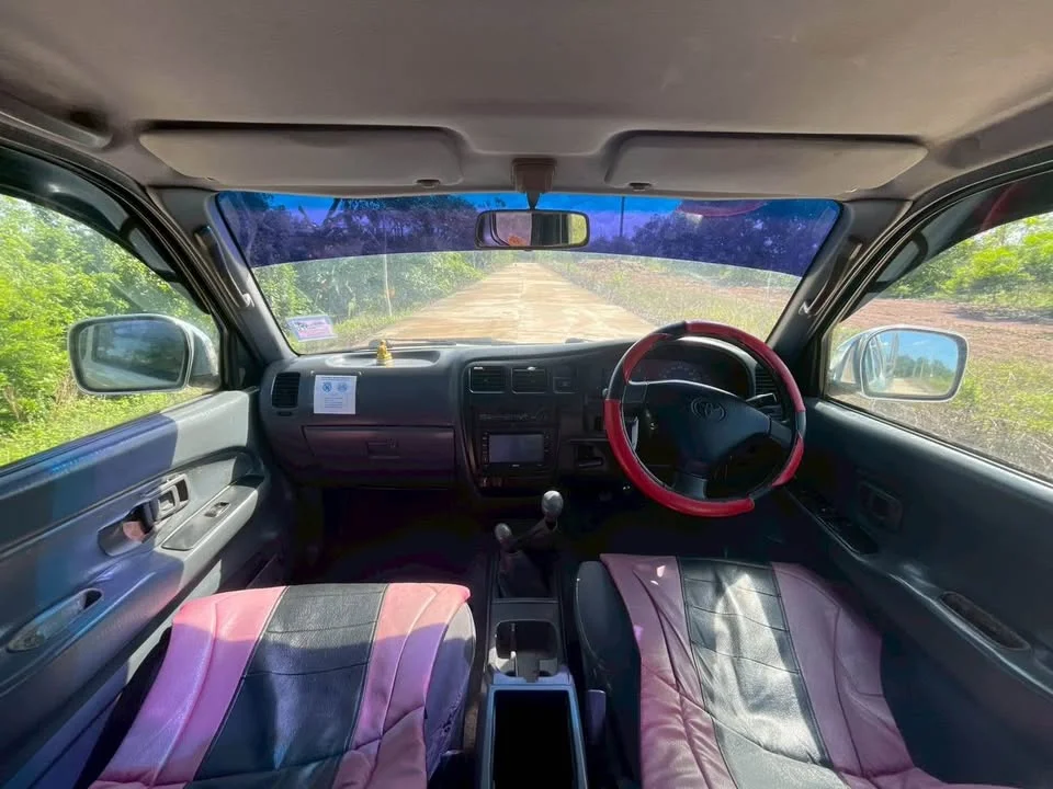2002 Toyota Hilux Tiger VI 3