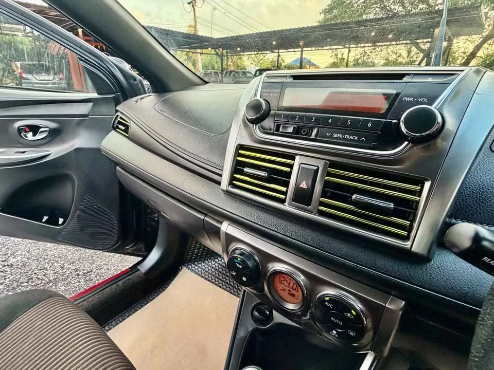 2015 Toyota Yaris III 3
