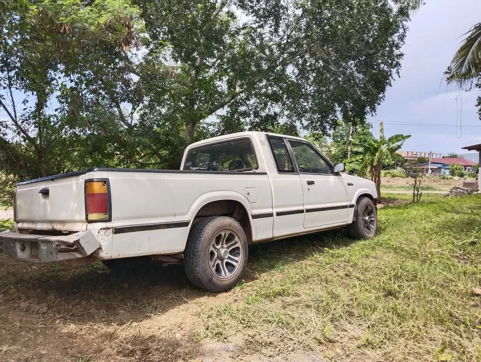 2000 Mazda B2500 IV 3