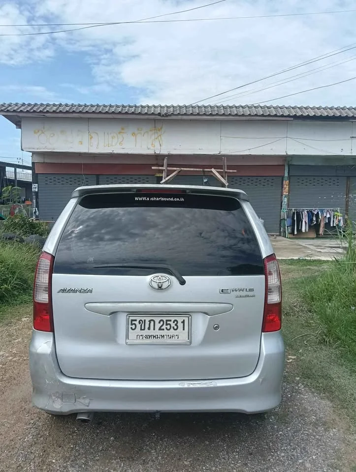 2004 Toyota Avanza I 3