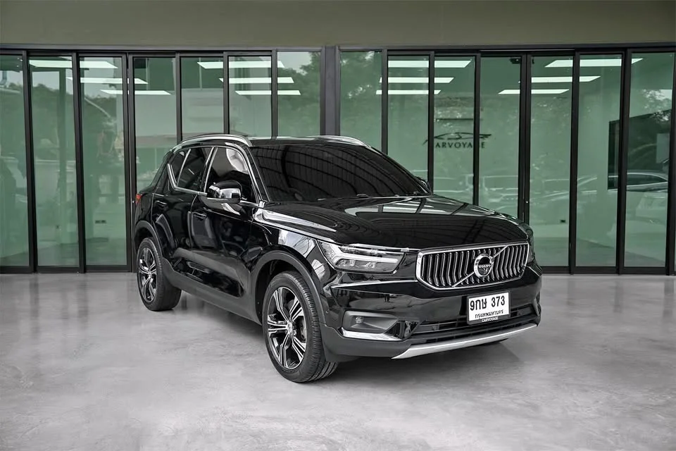 2022 Volvo XC40 3