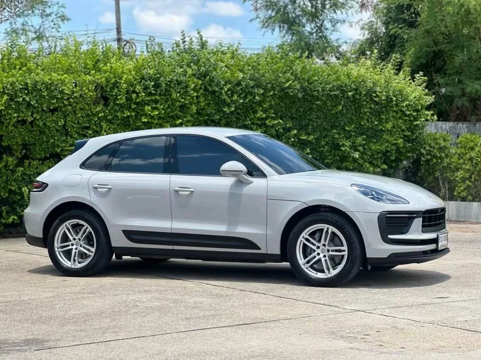 2023 Porsche Macan I 3