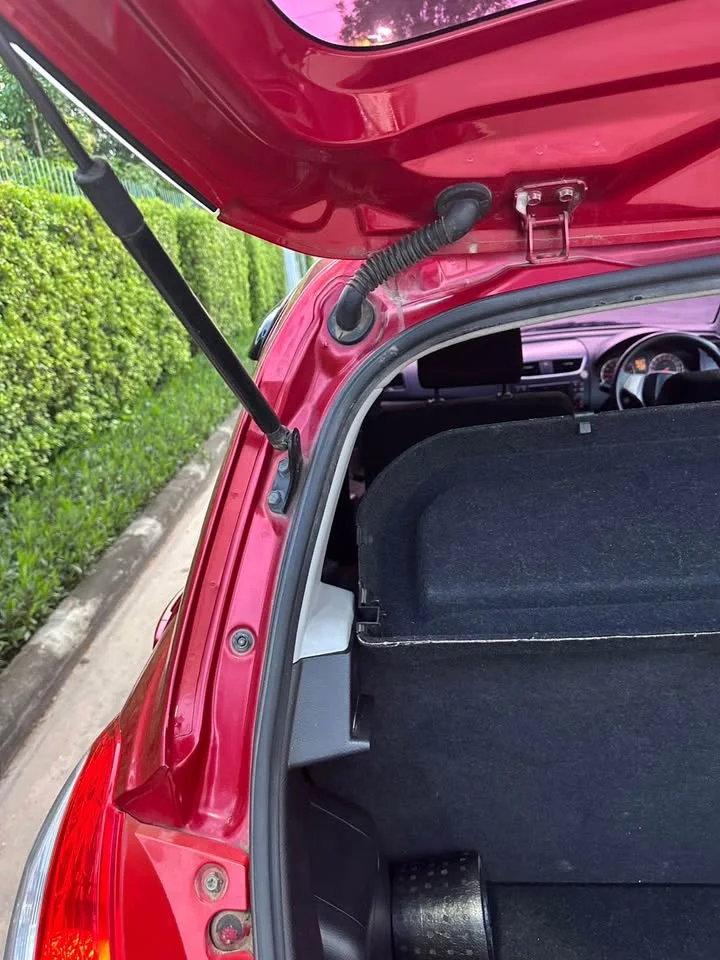 2014 Suzuki Swift II 3