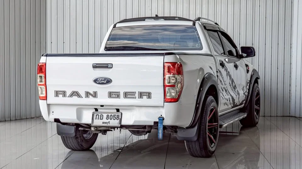 2020 Ford Everest II 2