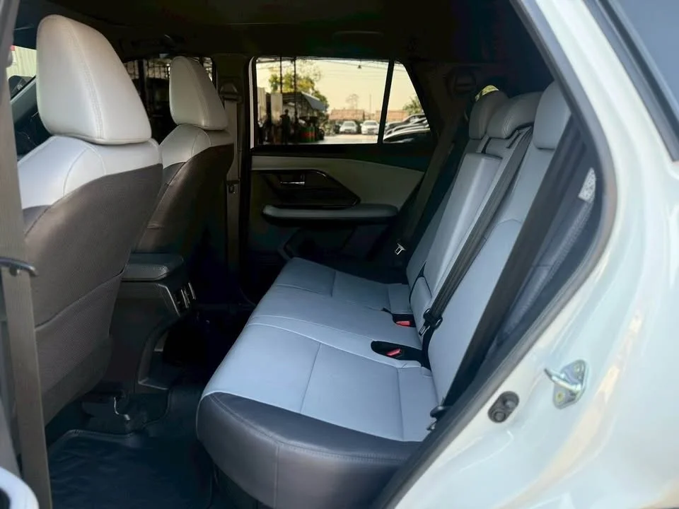 2024 Toyota Yaris Cross AC200 2