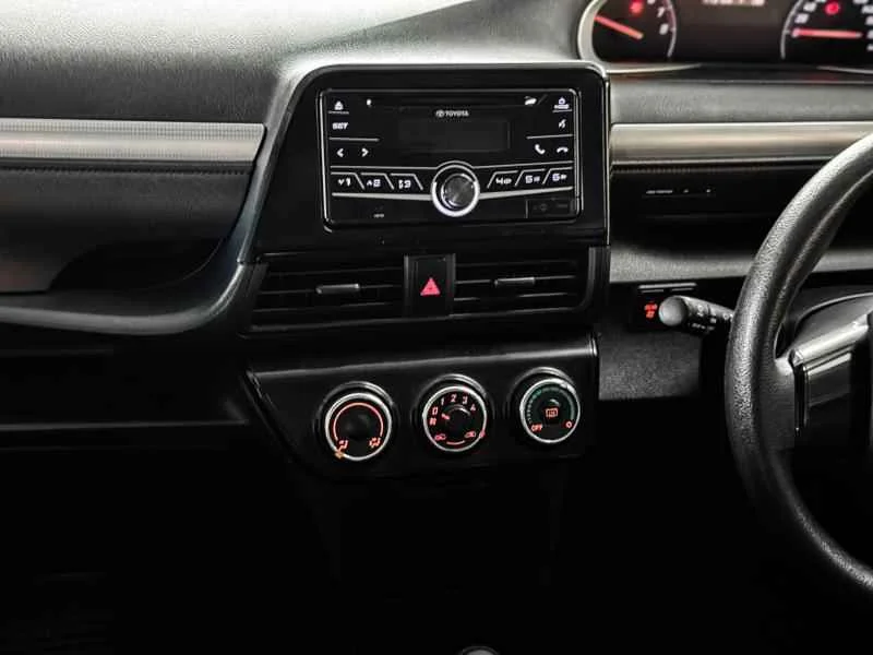 2016 Toyota Sienta II 2