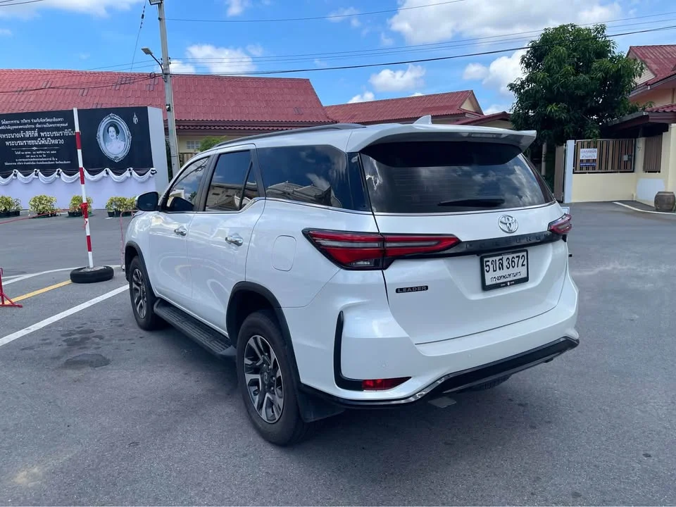 2024 Toyota Fortuner II 3