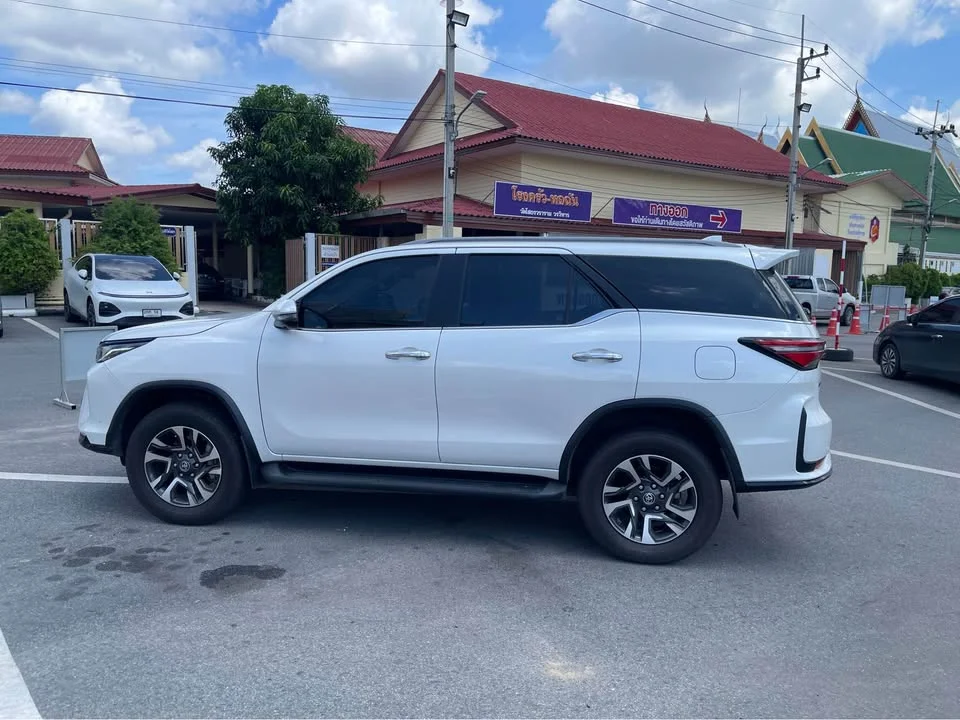 2024 Toyota Fortuner II 2