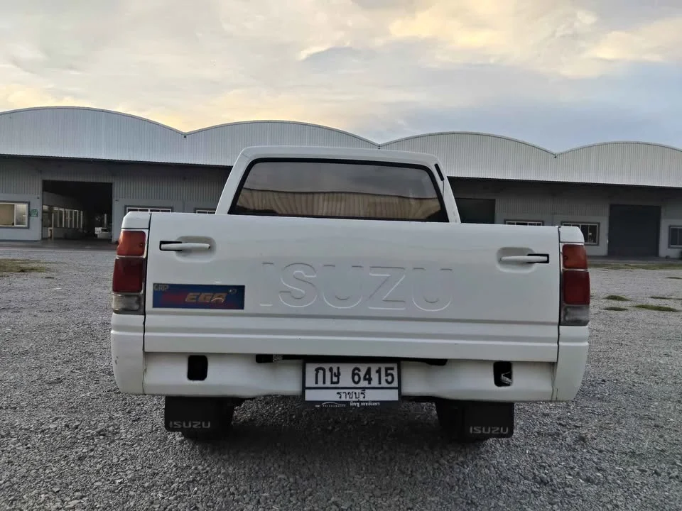 1990 Isuzu TFR III 3