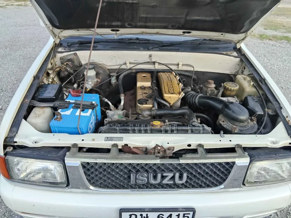 1990 Isuzu TFR III 2