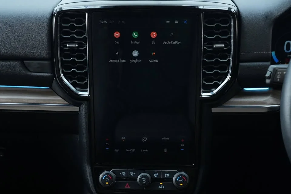 2023 Ford Everest III 2