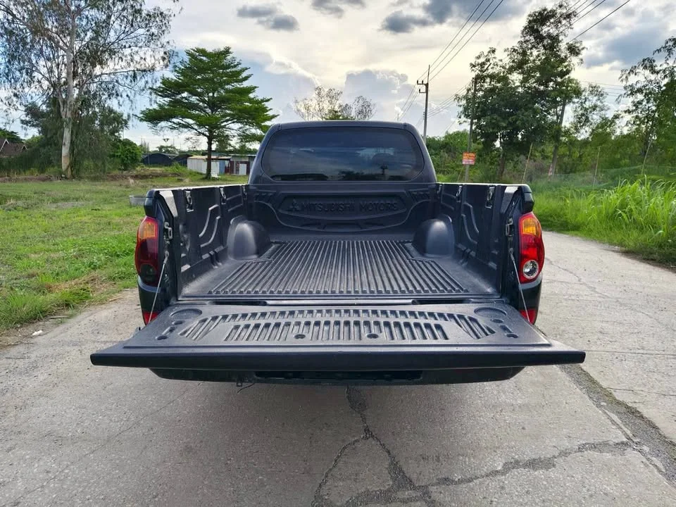 2011 Mitsubishi Triton IV 3