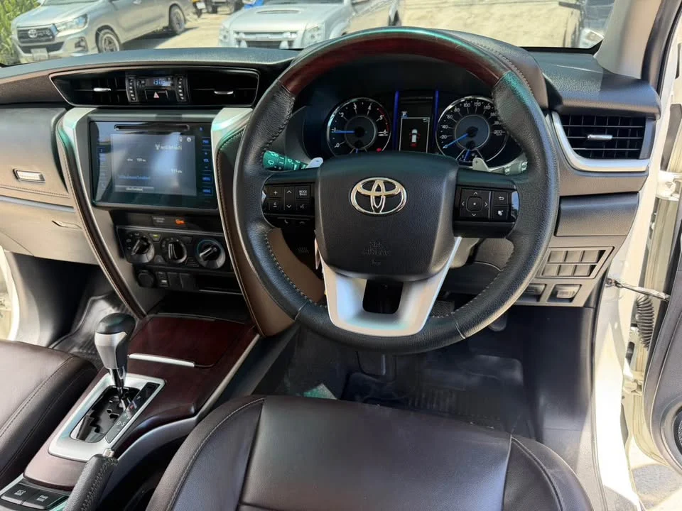 2019 Toyota Fortuner II 2