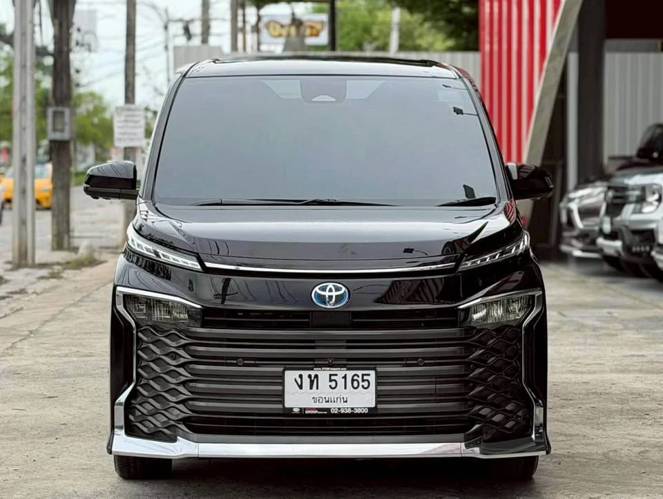 2022 Toyota Voxy IV 2