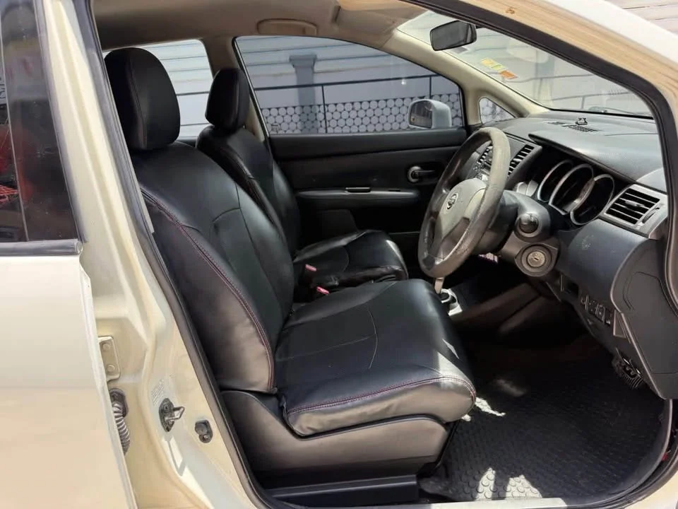 2010 Nissan Tiida I (C11) 3