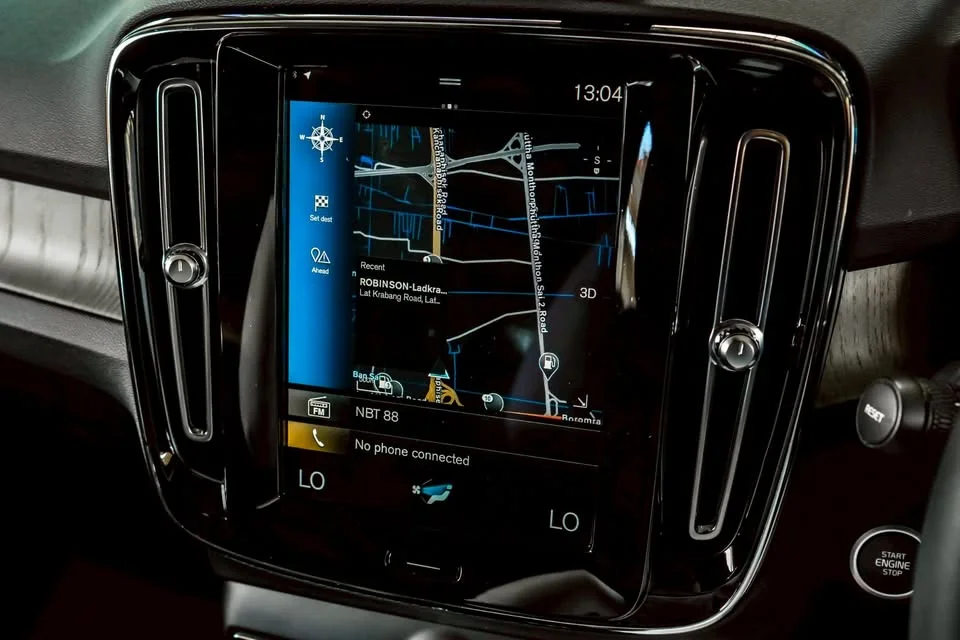 2023 Volvo XC40 3