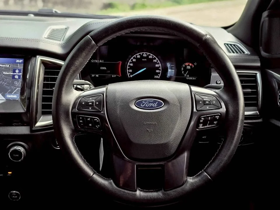 2020 Ford Everest II 2