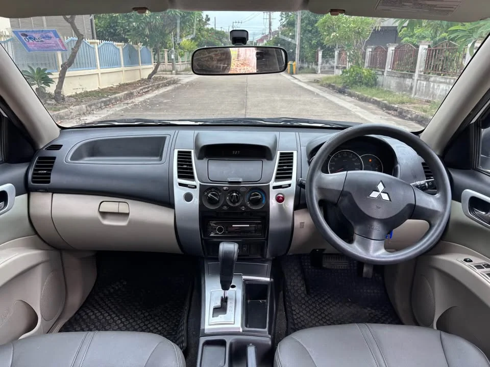 2014 Mitsubishi Pajero Sport II 2