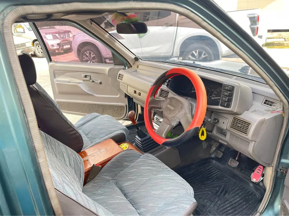 1995 Isuzu TFR III 3