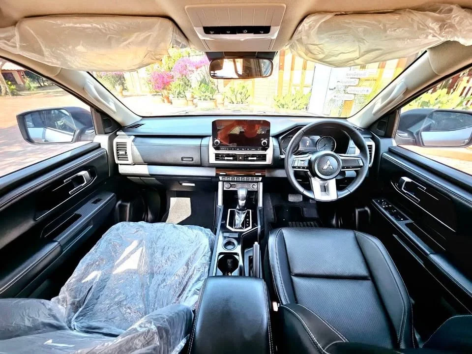 2025 Mitsubishi Triton VI 2