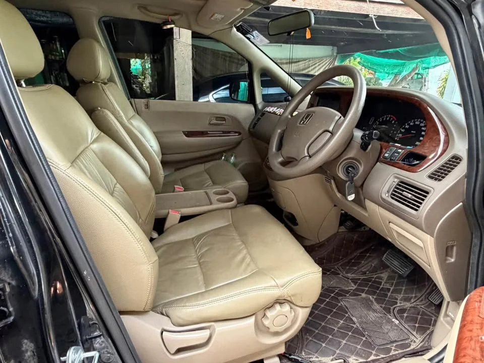 2003 Honda Odyssey II 3