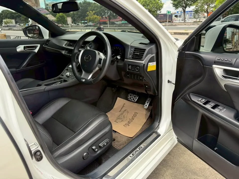 2014 Lexus CT A10 2