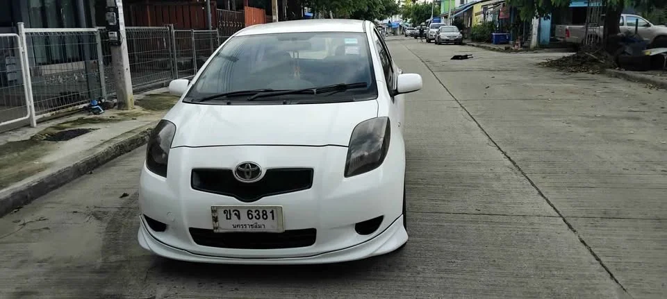 2007 Toyota Yaris II 2