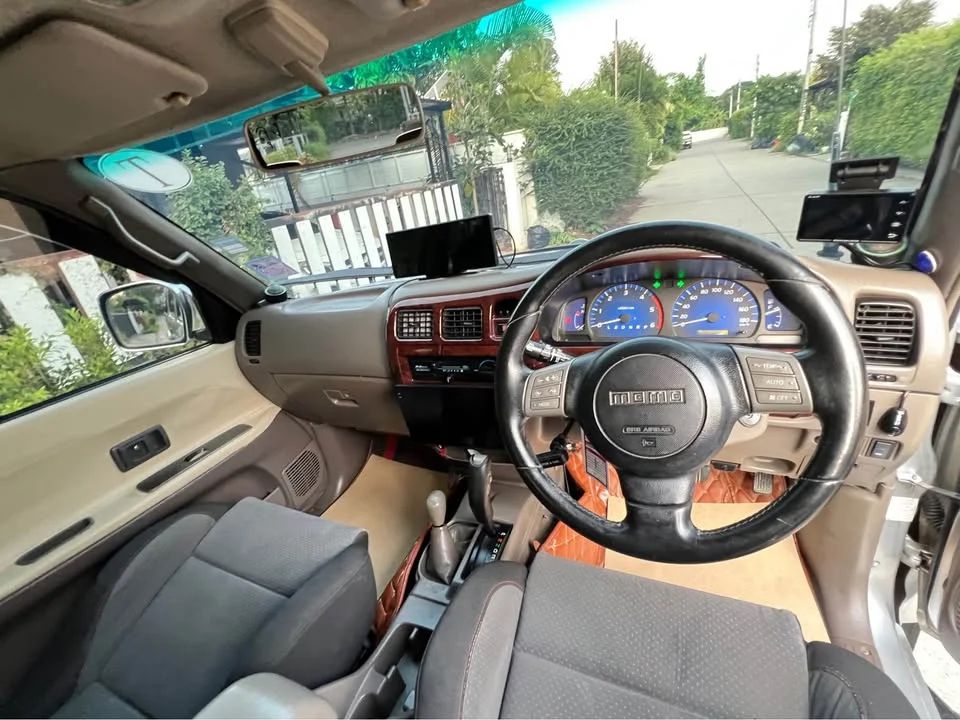 2002 Toyota Hilux Tiger VI 3