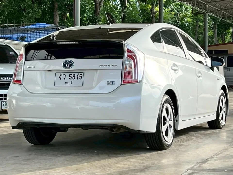 2013 Toyota Prius III 3