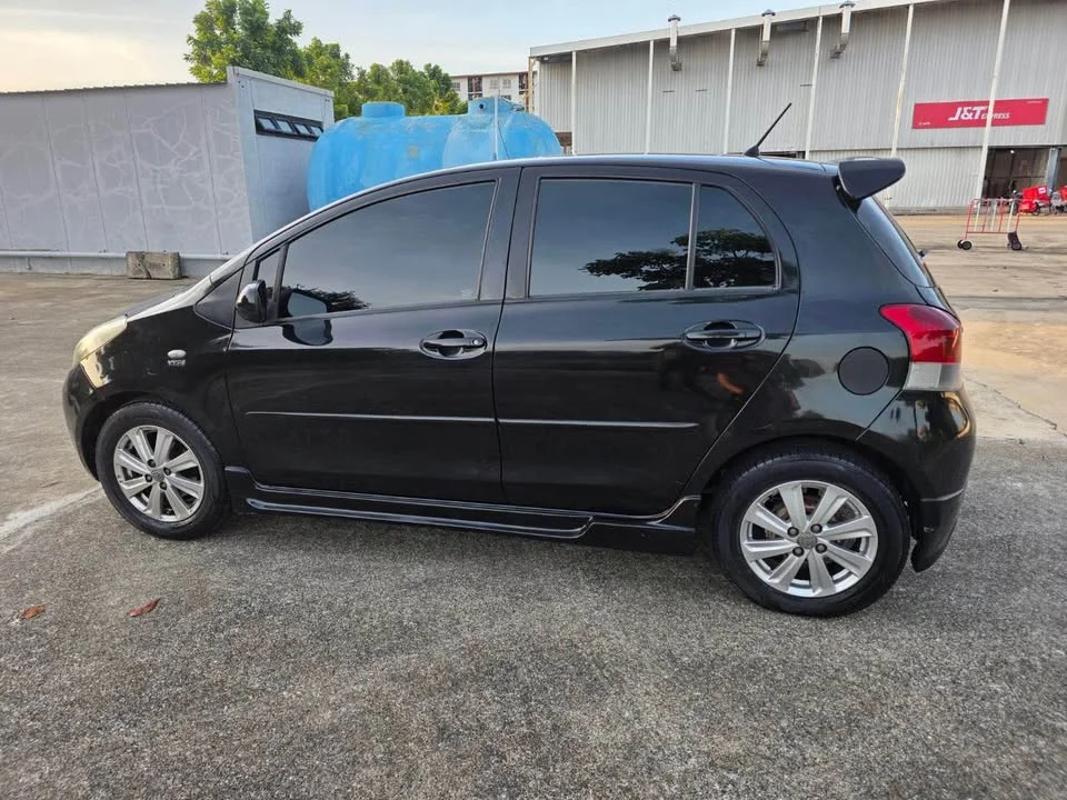 2006 Toyota Yaris II 2