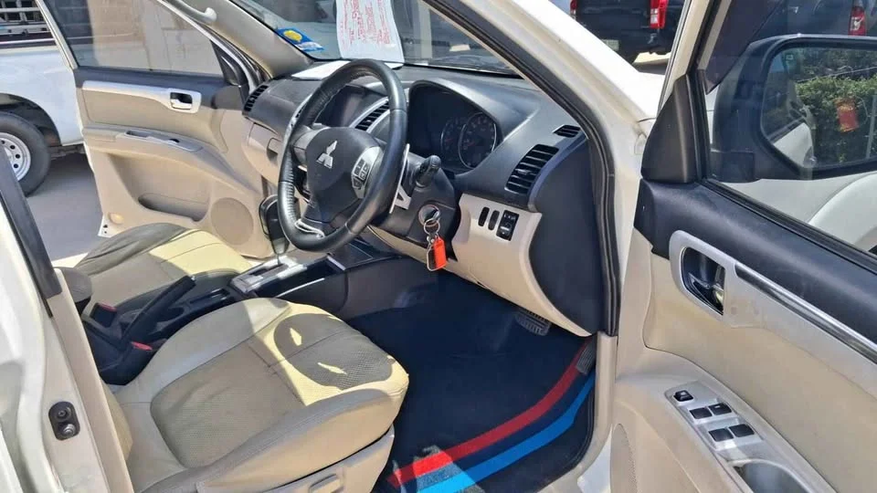 2012 Mitsubishi Pajero Sport II 2