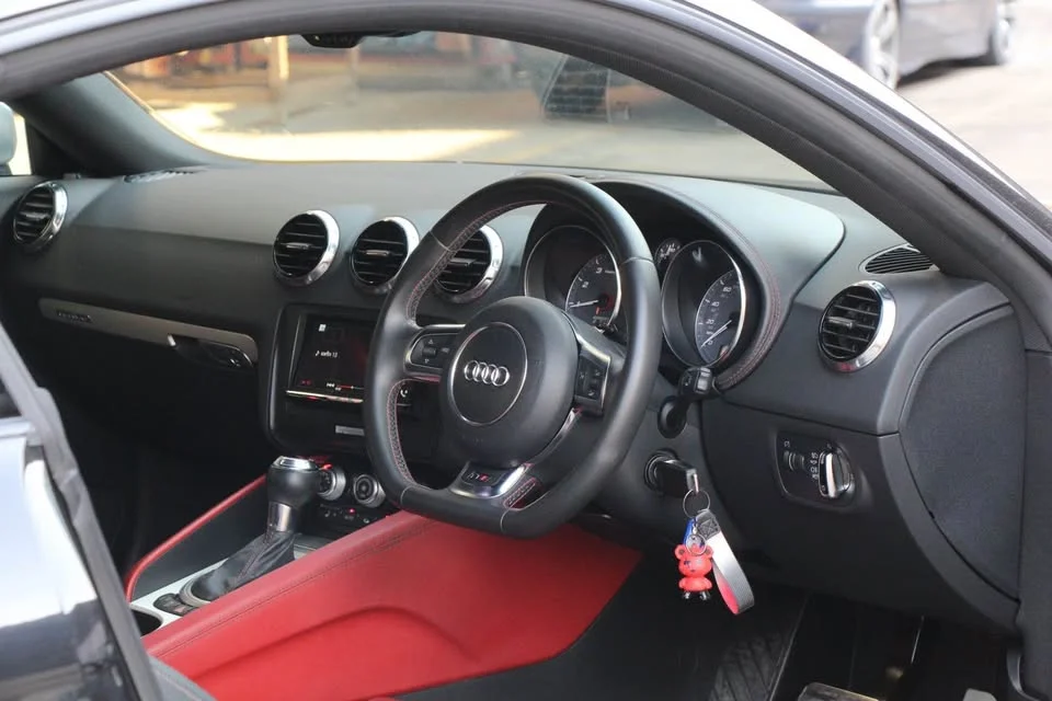 2011 Audi TT Mk2 2