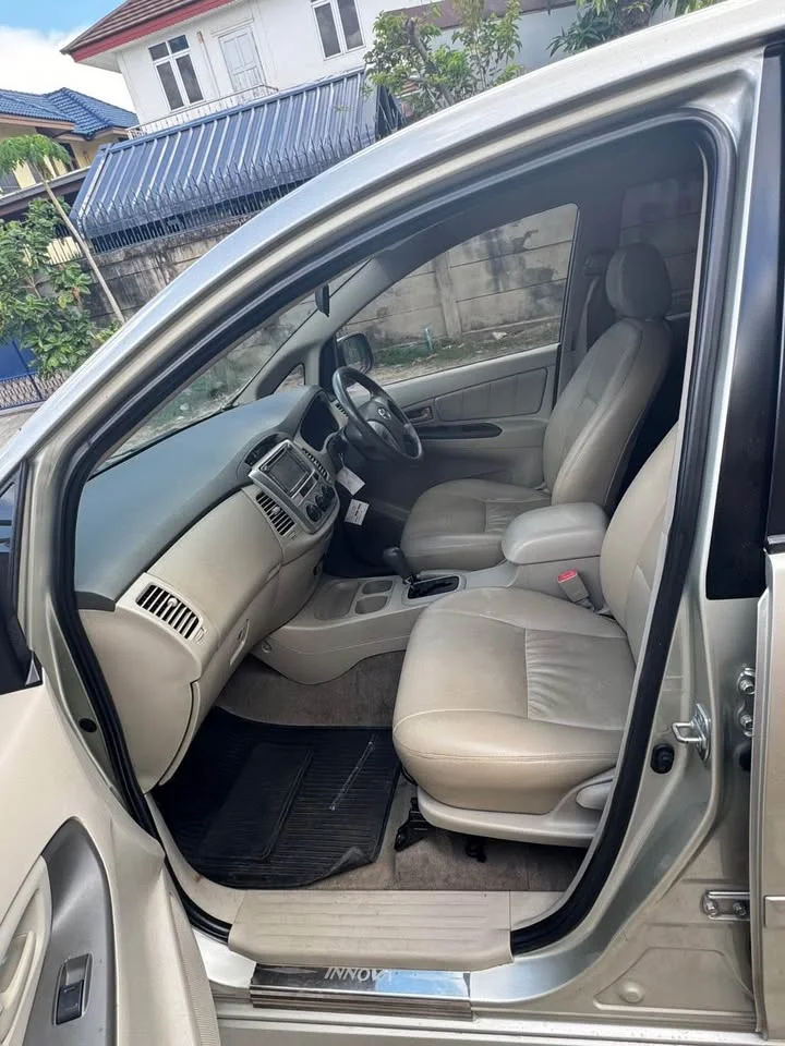2012 Toyota Innova I 3