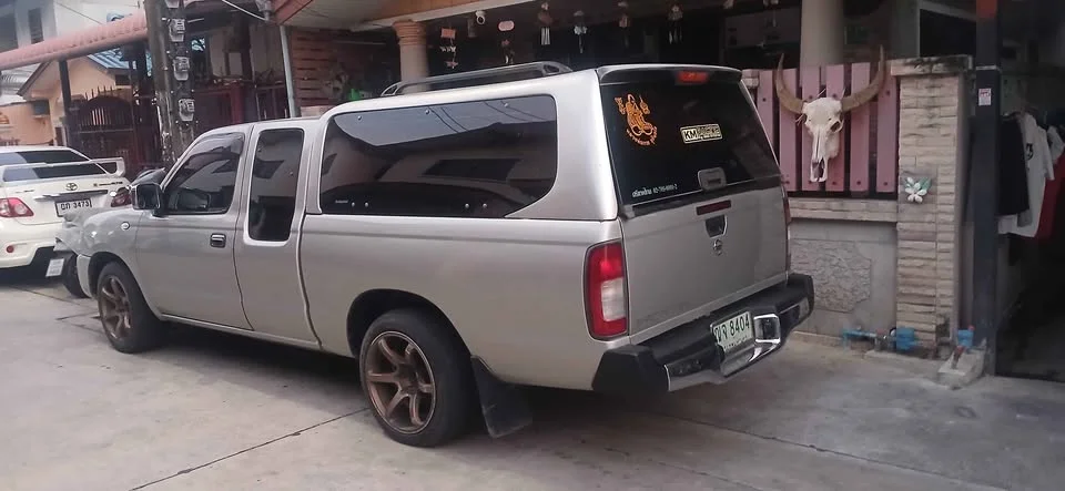 2002 Nissan Frontier I 2