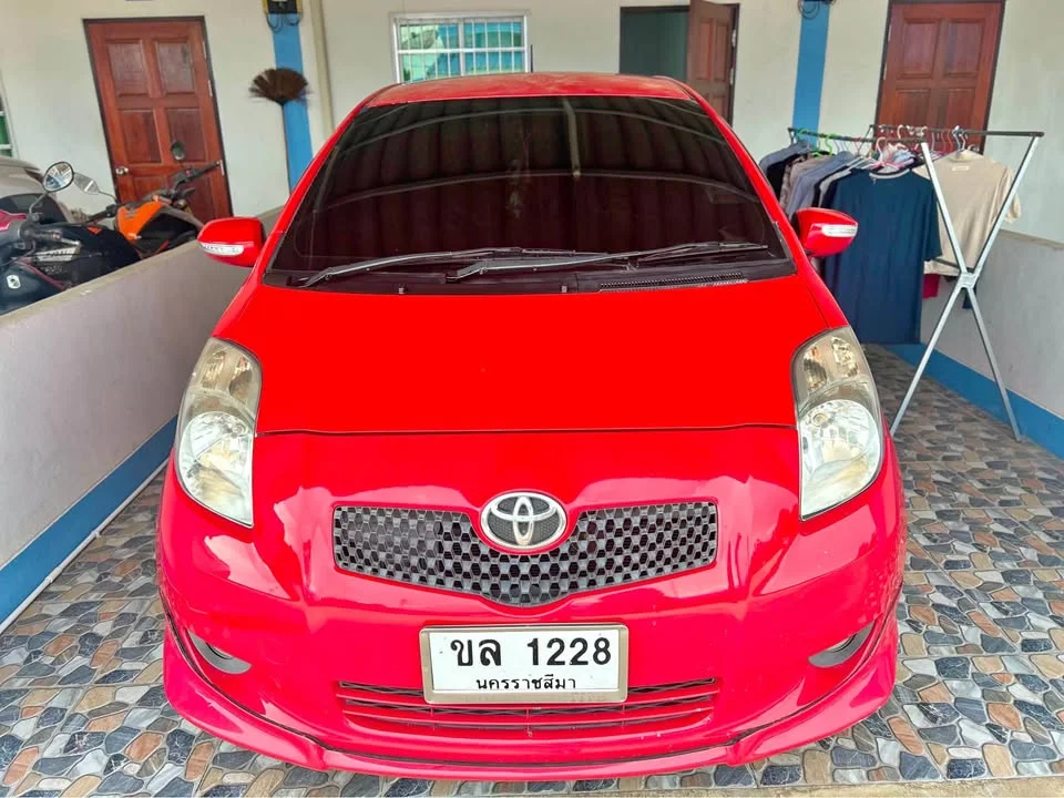 2013 Toyota Yaris II 3