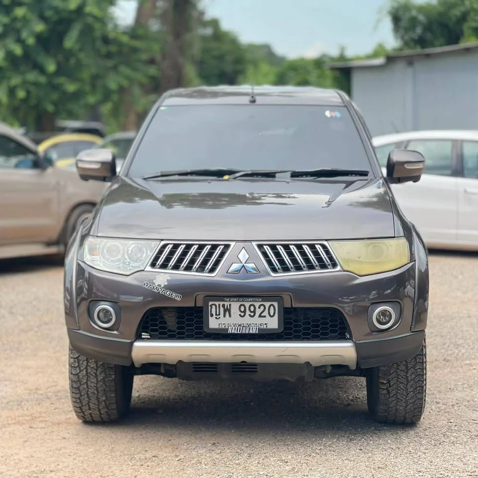 2011 Mitsubishi Pajero Sport II 3