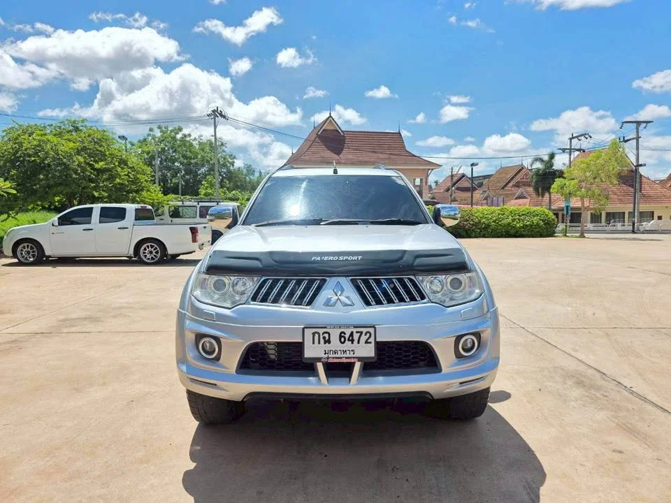 2012 Mitsubishi Pajero Sport II 2