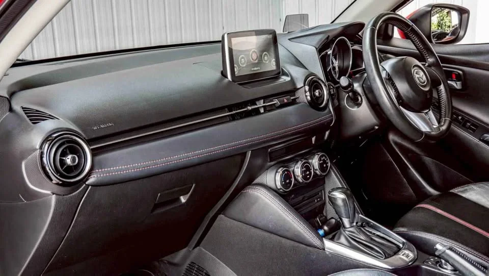 2016 Mazda 2 III 2