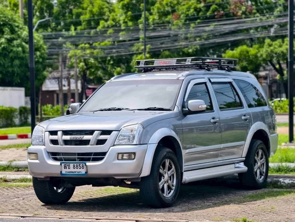 2005 Isuzu MU-7 3