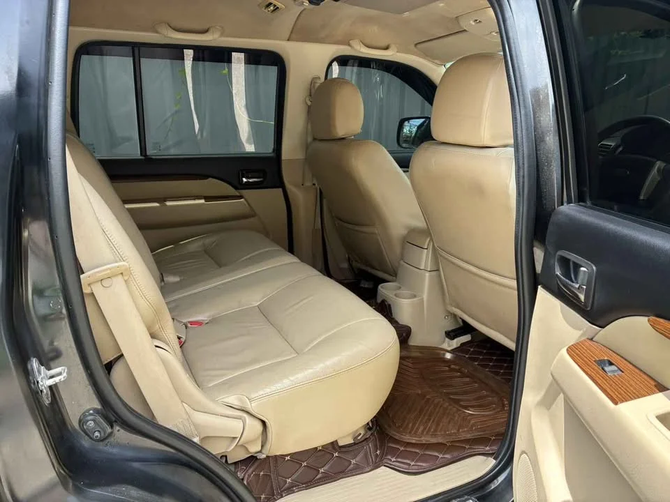 2012 Ford Everest I 3