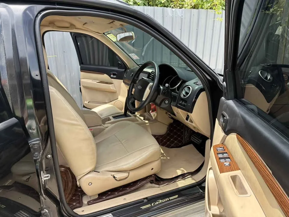 2012 Ford Everest I 2