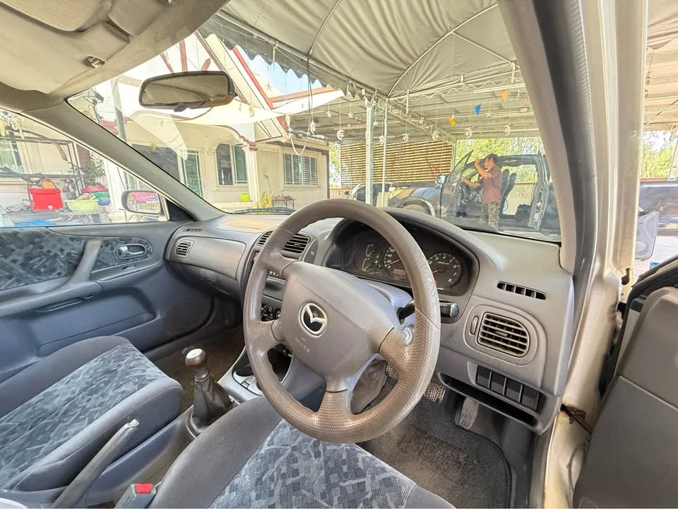 2002 Mazda 323 VIII 3
