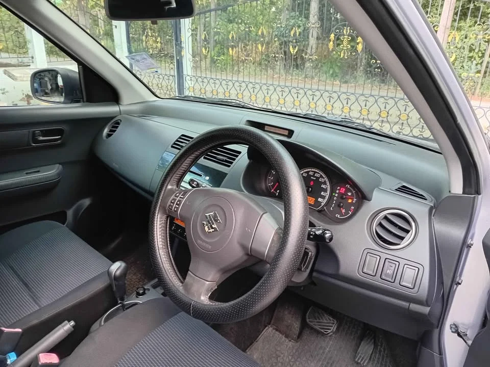 2011 Suzuki Swift I 2