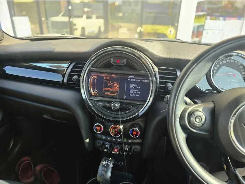 2019 Mini Hatch  III 2
